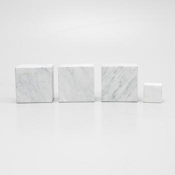 Piedestaler, 4 st, samtida tillverkning.