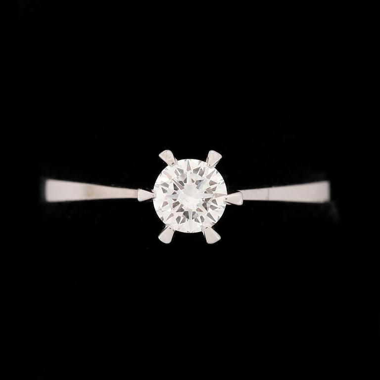 RING, enstensring, 18k vitguld med briljantslipad diamant ca0,48ct enligt gravyr. Vikt 2g.