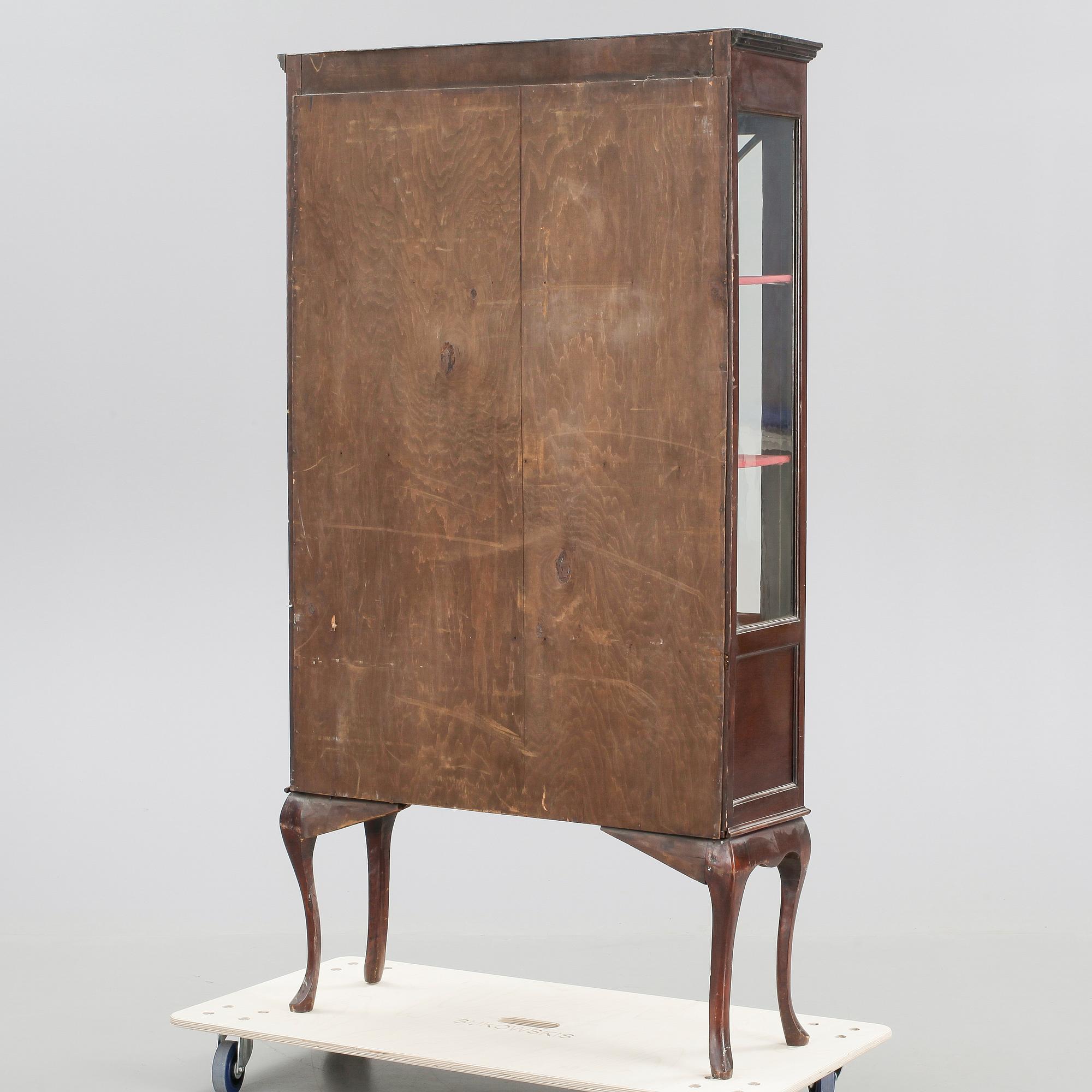 VITRINSKÅP, England, 1800-talets andra hälft.