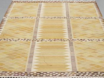 Marianne Richter, Matta, "Josefina gul", gobelängteknik, ca 226-227,5 x 171,5-175,5 cm, signerad AB MMF MR.