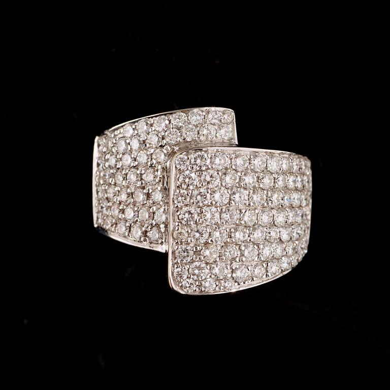 A brilliant-cut diamond ring. Total gem weight 2.48 cts.