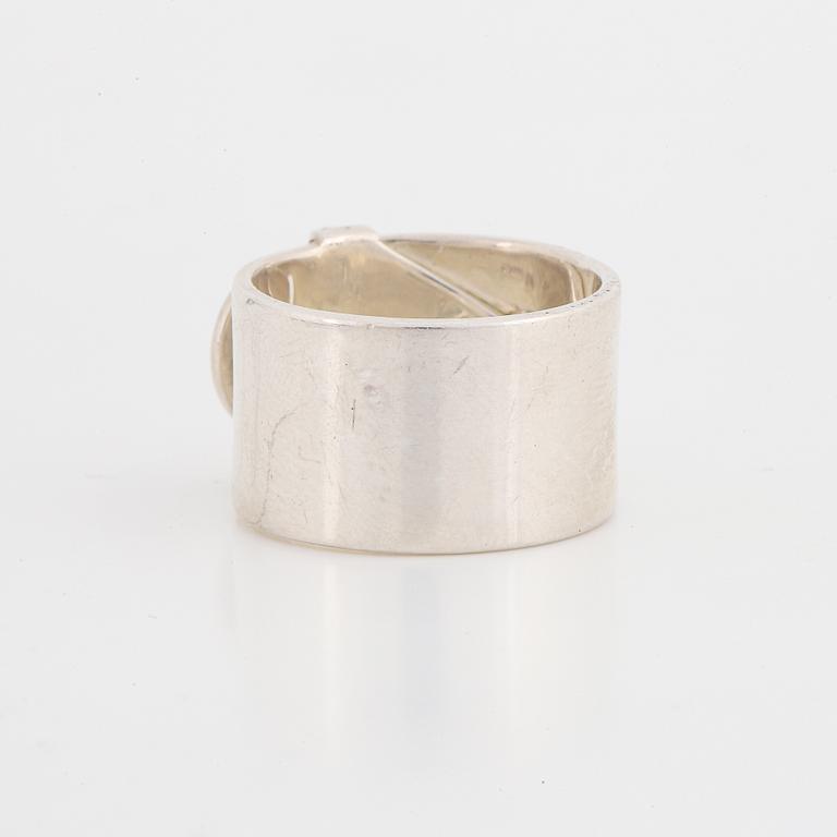 Vivianna Torun Bülow Hübe, a sterling silver "belt" ring, Jakarta Indonesia.