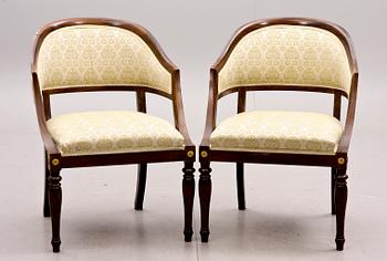 KARMSTOLAR, ett par, sk baljfåtöljer, gustaviansk stil 1900-tal.