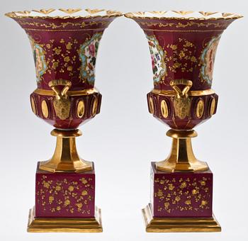 PRAKTURNOR, ett par, porslin, empirestil, 1800-talets andra hälft.