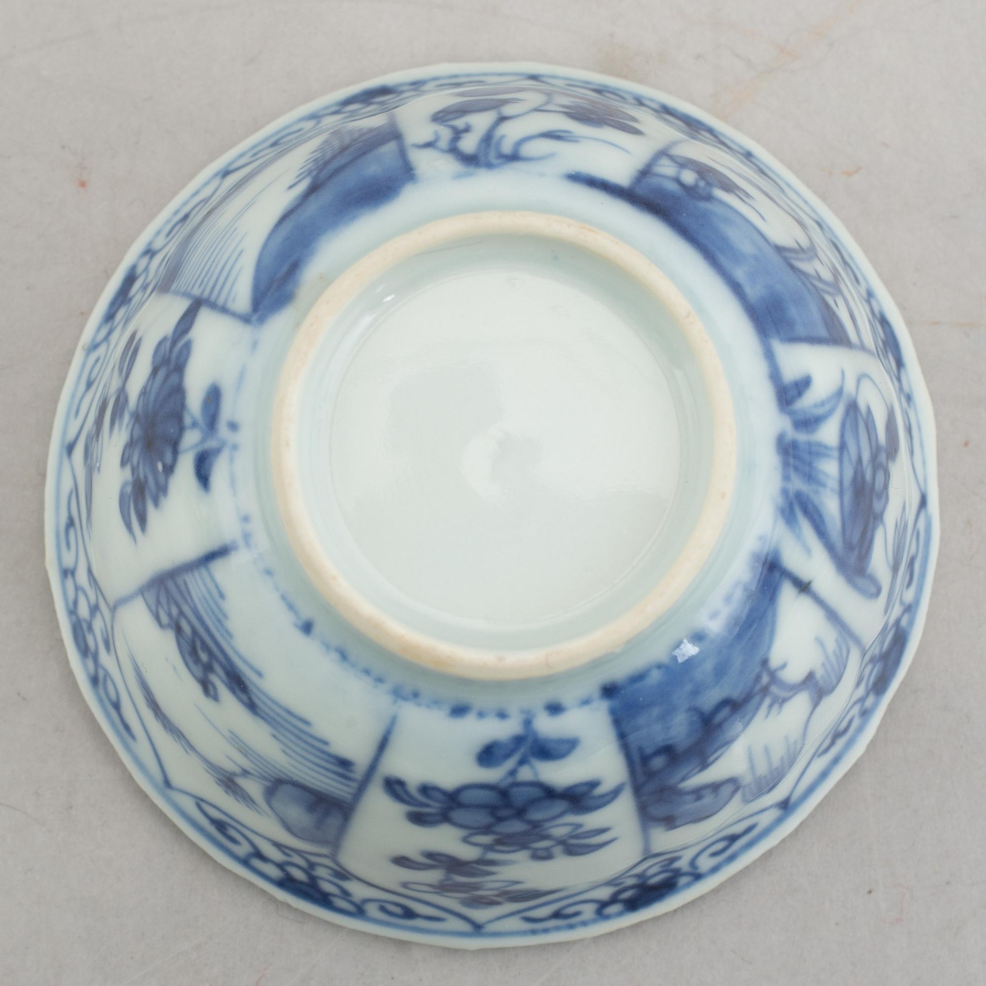 Koppar med fat, ett par + 1, porslin, Kina, Kangxi (1662-1722).