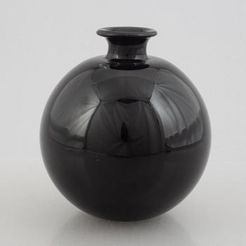 Harald Notini, a "Cryopas" vase model C11550, Pukebergs Glasbruk, 1930s.