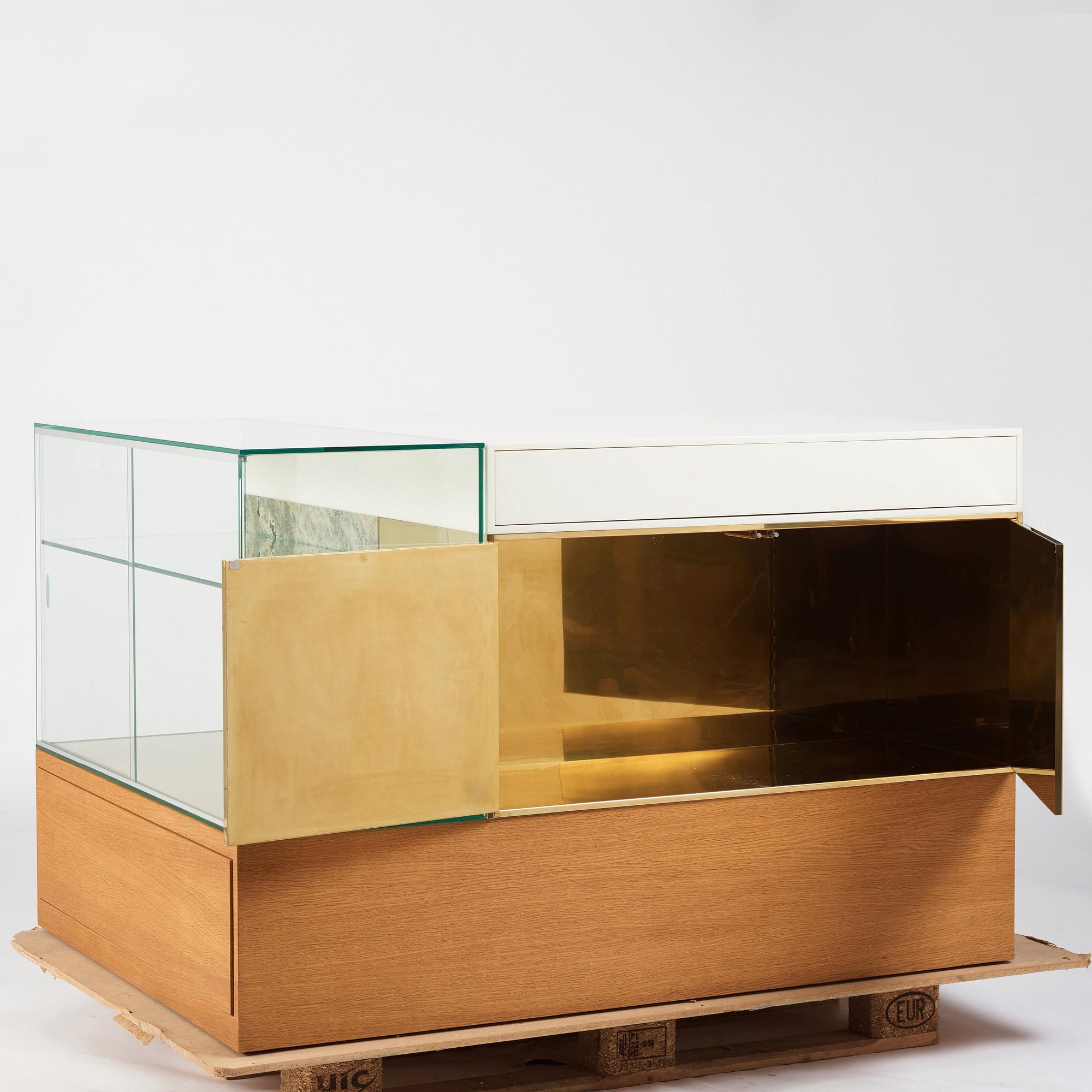 Mats Theselius, & Andreas Roth, unique, "The Object unit - A Poetry in Steel, Glass, Stone, Wood and Plastic" Minus 10, Sweden 2010.