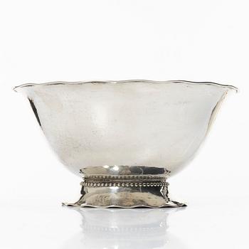 C.G. Hallberg, A Swedish silver bowl, mark of CG Hallberg, Stockholm 1937.