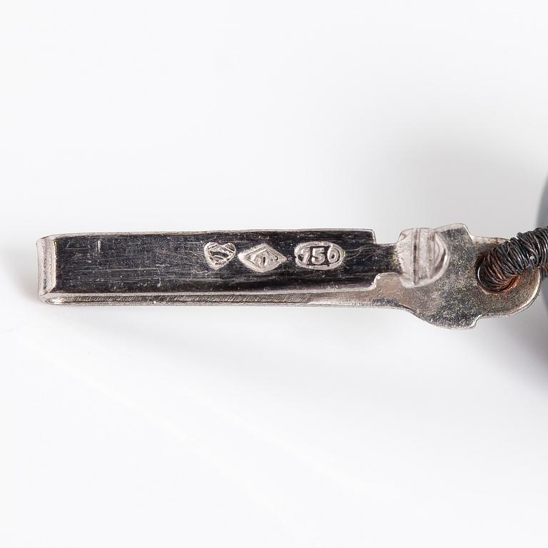 A TILLANDER, HELMINAUHA, tahitihelmiä, 18K valkokultaa.