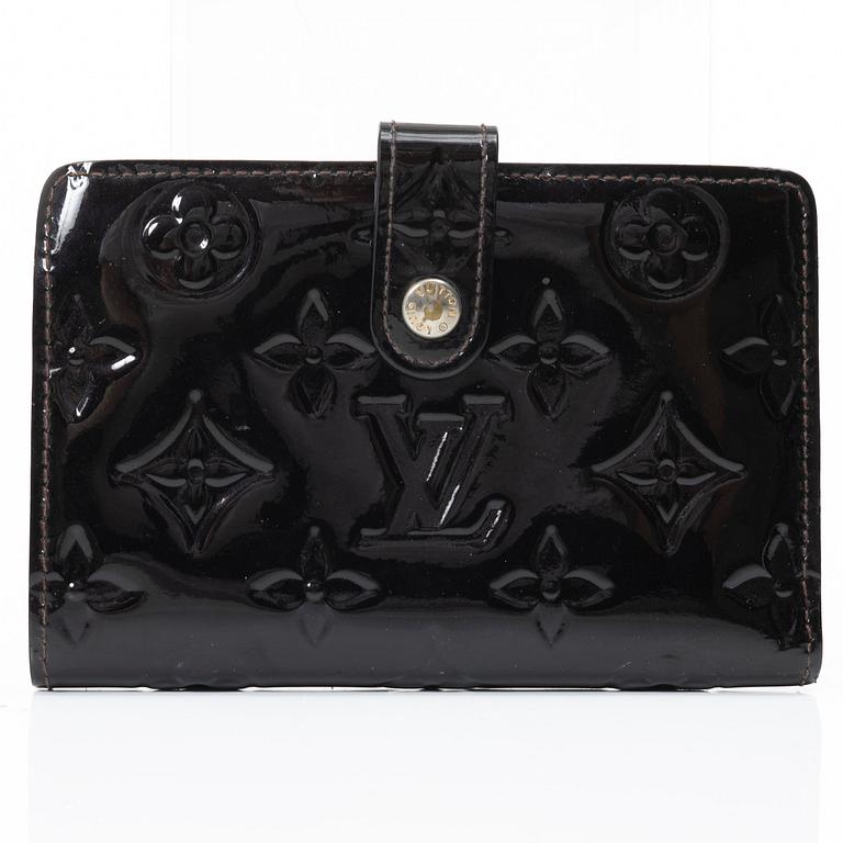 Louis Vuitton, Translation: "wallet".