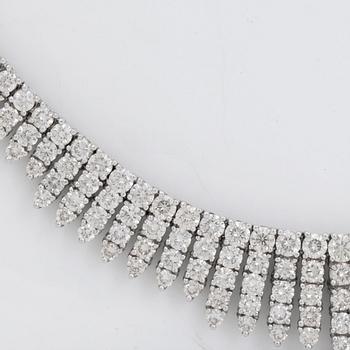 COLLIER med briljantslipade diamanter totalt 12.12ct enl. gravyr.