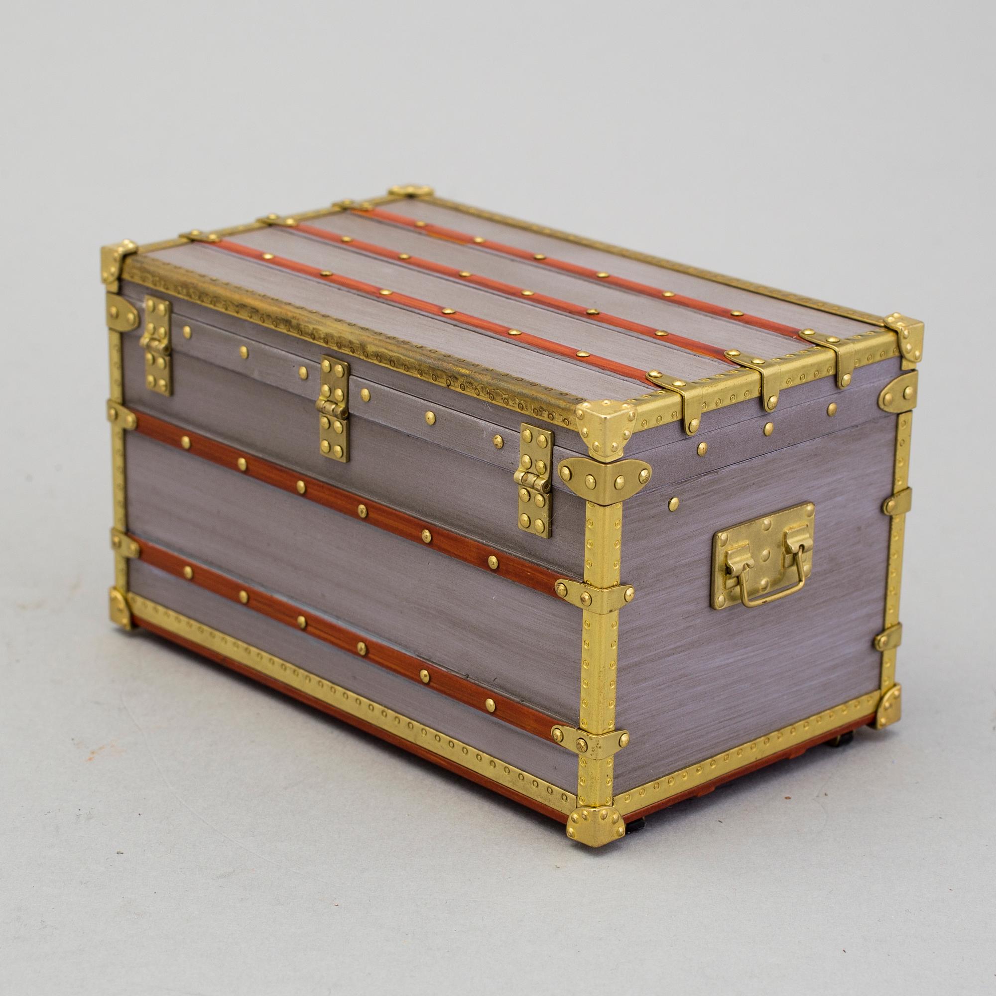 BOX / MINIATURE KOFFERT, "Malle Mini Zinc", Louis Vuitton.