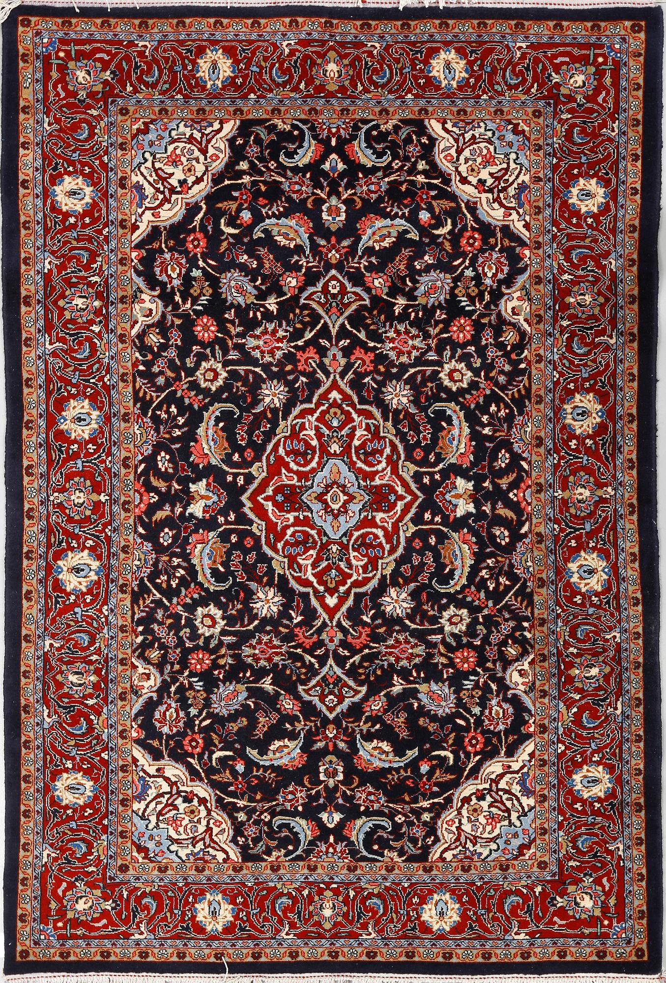 MATTA, Sarouk/keshan. Ca 200x137 cm.