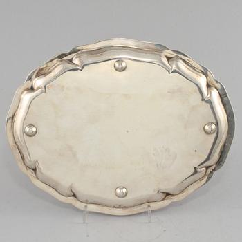 BRICKA, silver, Michelsen, Köpenhamn,  1919. Vikt 400 g.