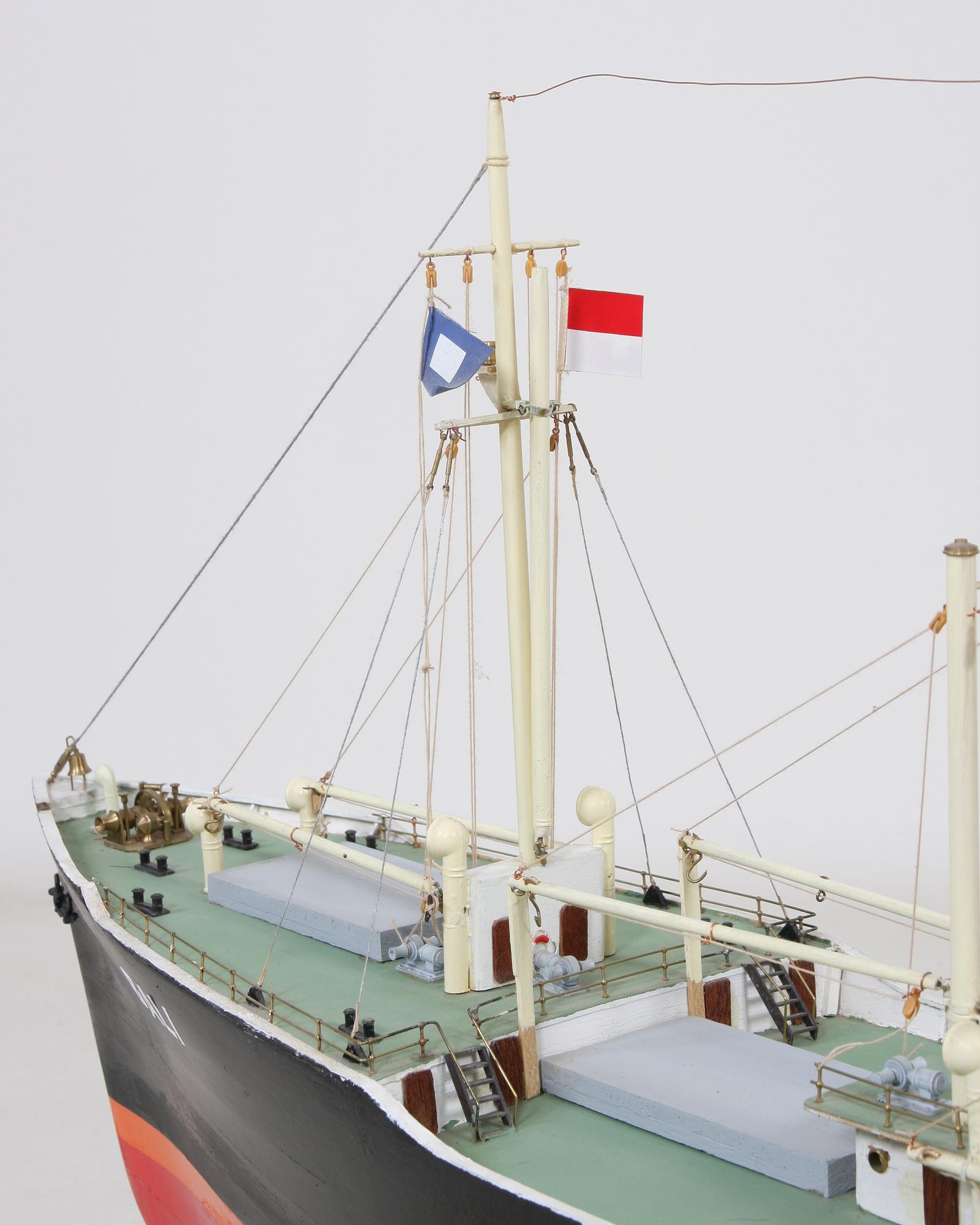 BÅTMODELL, "m/s Bali", modellen byggd av Å. Carlberg.