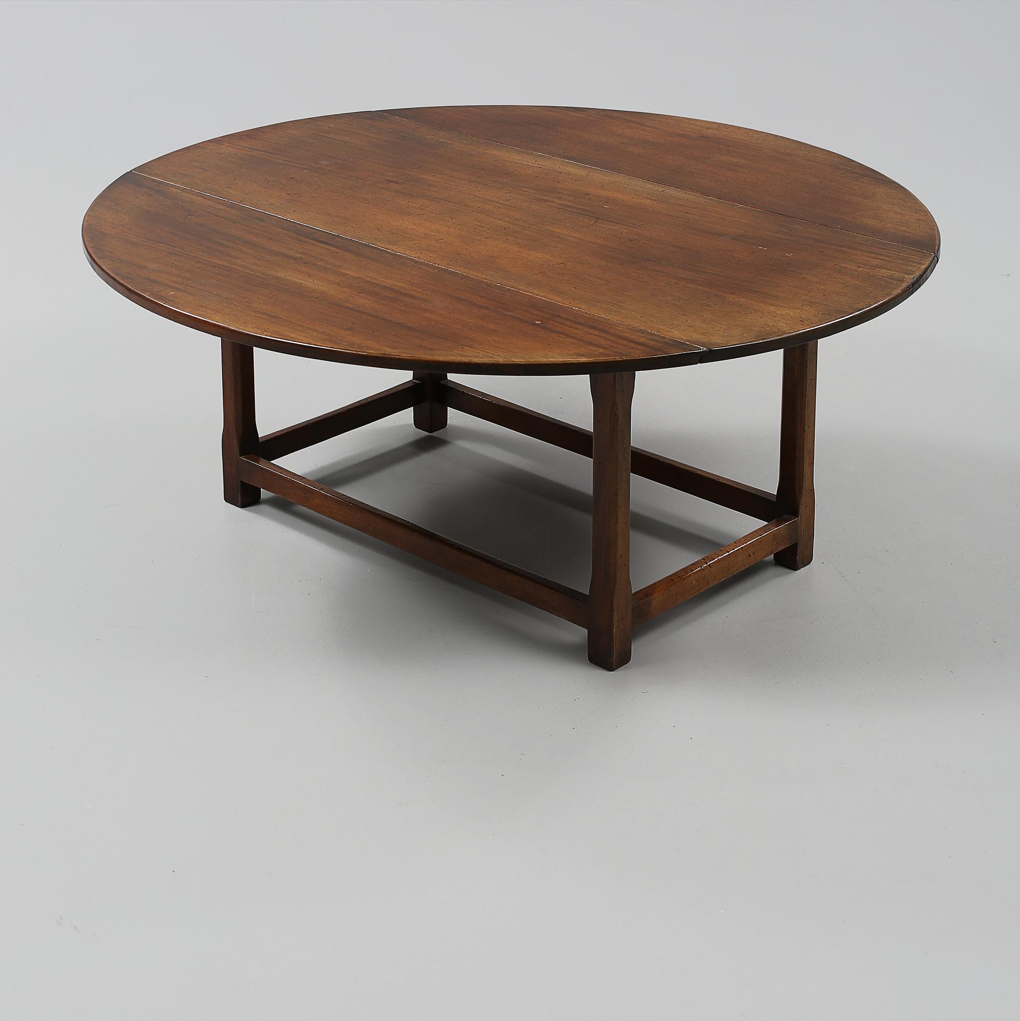 SOFFBORD, mahogny, 1900-talets andra hälft.