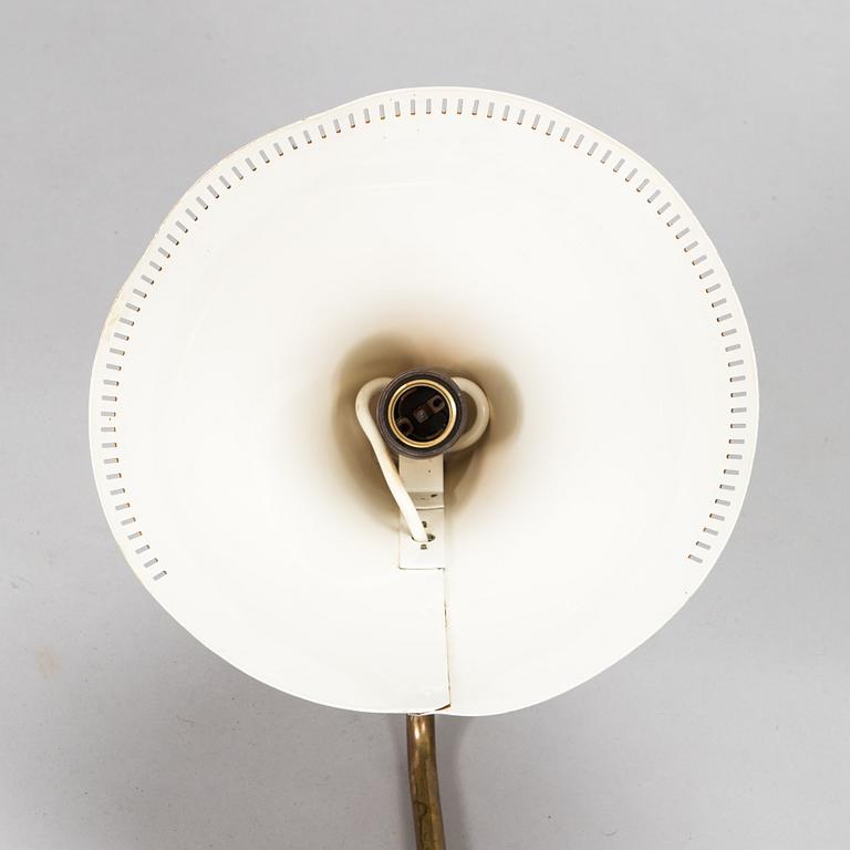 Paavo Tynell, a mid-20th century K10-10 floor lamp for Idman.