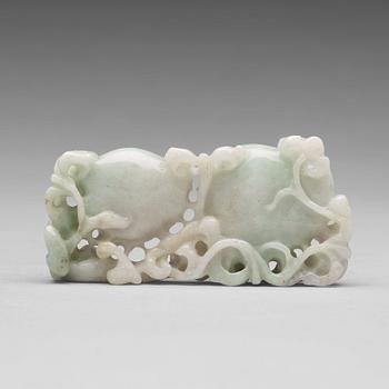 493. A Chinese nephrite figure of peaches, 20th century.