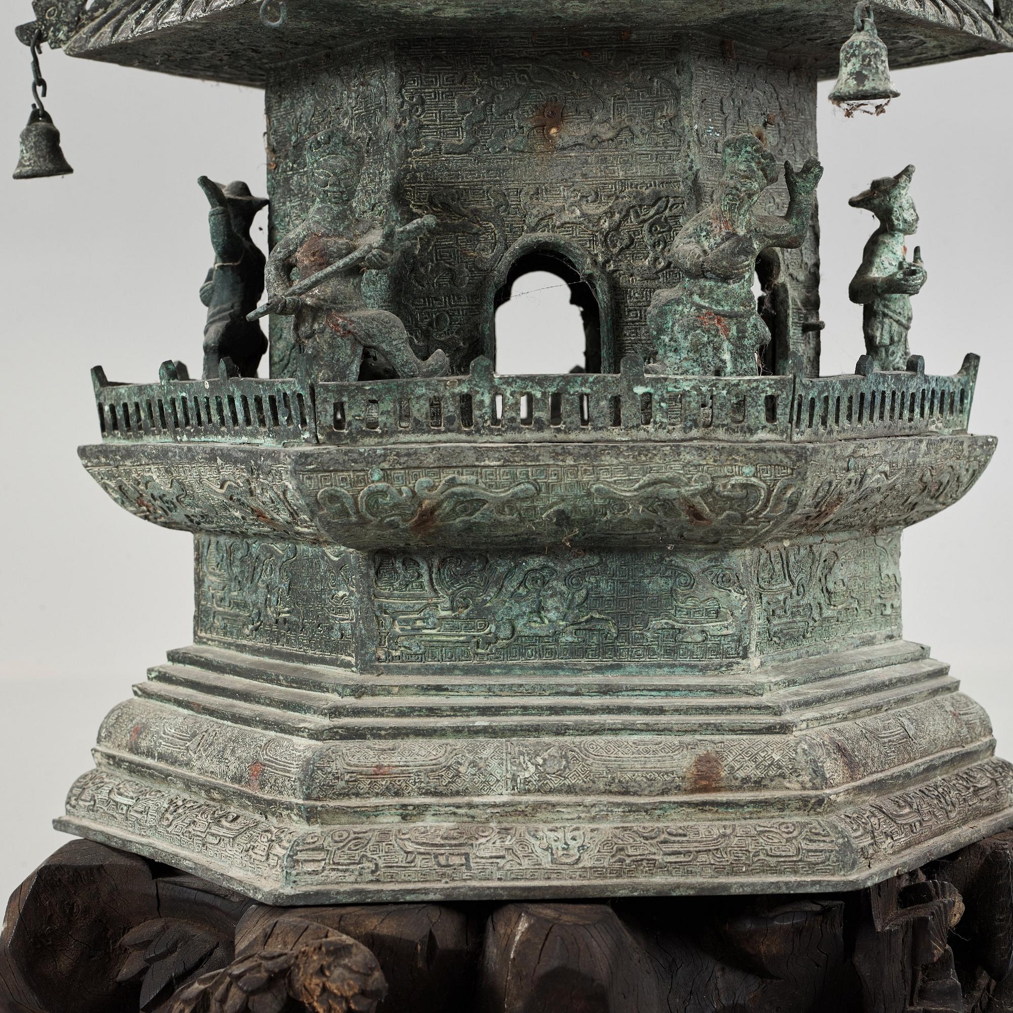 PAGOD, brons. Qingdynasty (1644-1912).