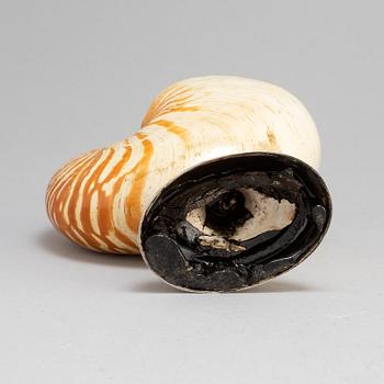 THEODOR JORTZ. A silver and shell bowl. Skänninge, 1826.