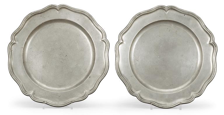 Two Swedish 18th century pewter plates by Weigang resp. Kreitz.