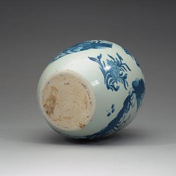 A blue and white Transitional jar, 17th Century.