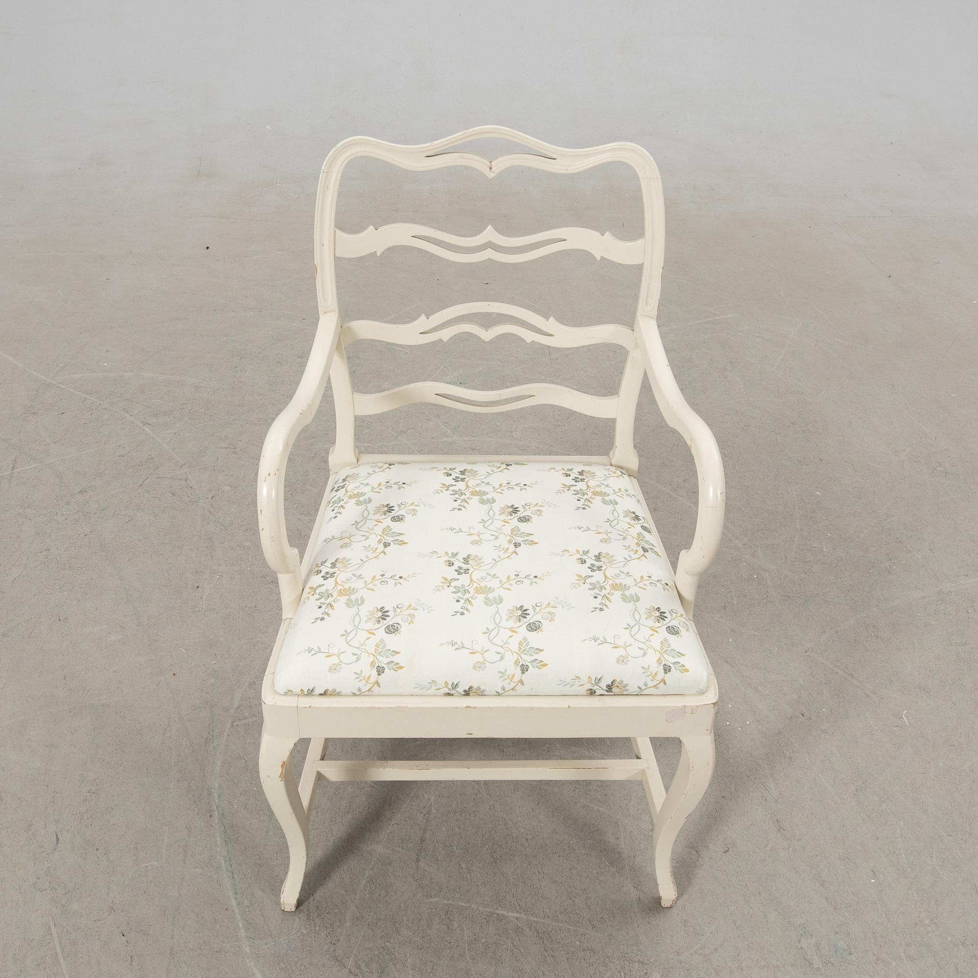 Armchair in the Gustavian style, first half of the 20th century.