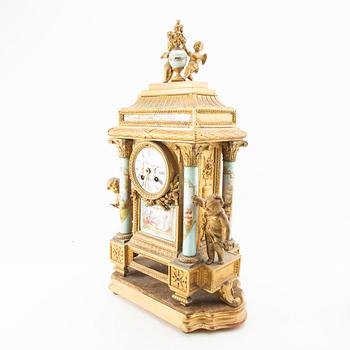 Bordsgarnityr 3 dlr Louis XVI-stil 1900-talets början.