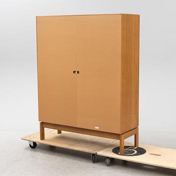 Vitrinskåp, ur "Stockholm"-serien, IKEA, 2000-tal.