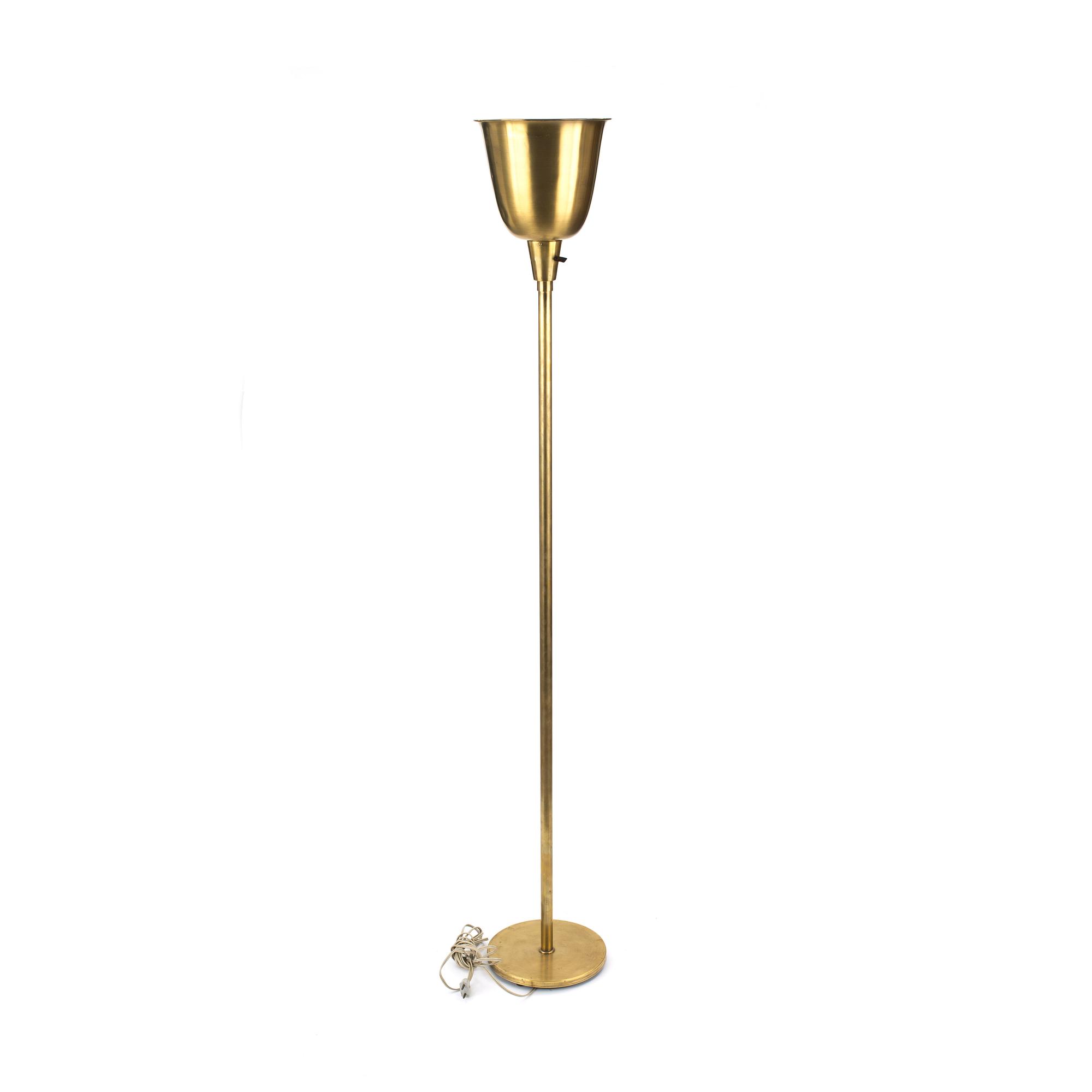 GOLVLAMPA, mässing. 1900-talets mitt.