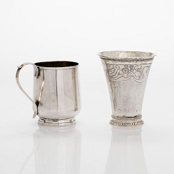 Bägare, 2 st, silver, Daniel Lundström, Stockholm 1765 och  ET, Ekenäs, Finland 1883.