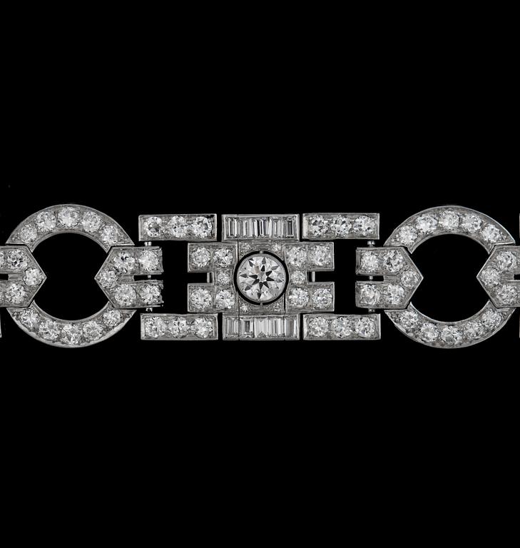 A diamond app. tot. 21 cts bracelet. Art Deco, ca 1930's.
