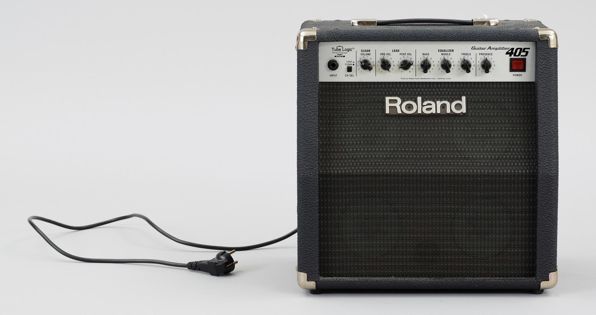 GITARRFORSTARKARE Roland 405 Kina 1900 2000 tal. Bukowskis