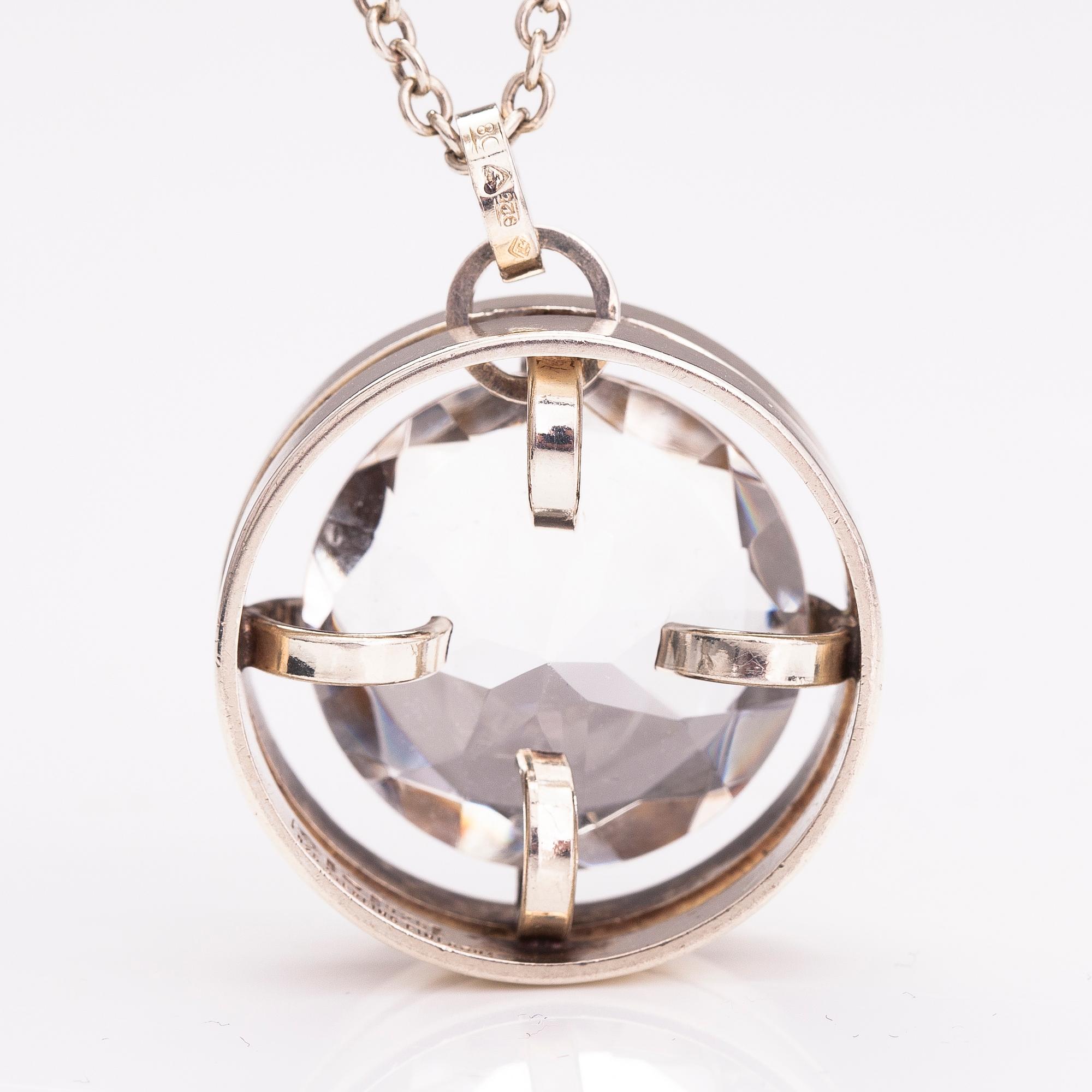 ERIK GRANIT, SORMUS, KAULAKORU ja RANNEKORU, hopeaa ja vuorikidettä. Helsinki 1962-81.