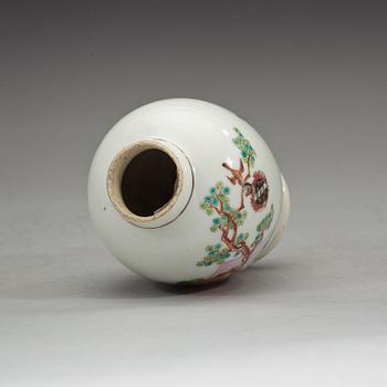 TEDOSA, vapenporslin. Qing dynastin, Qianlong (1736-95).