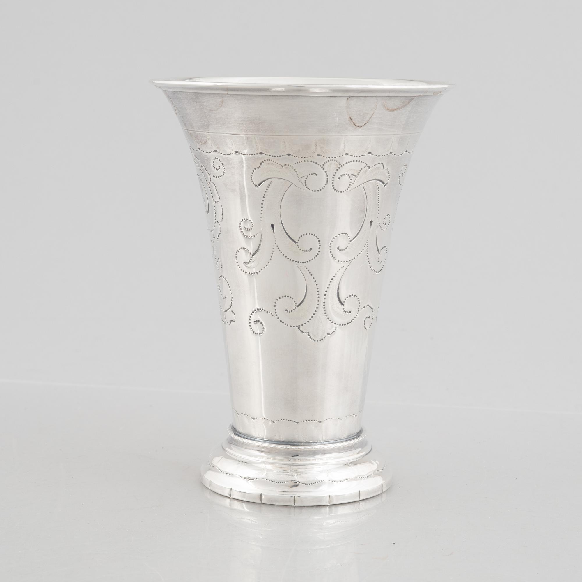 Cup, silver, Tage Göthlin, Tenn & Silver Ab, Tesi, Gothenburg 1976.