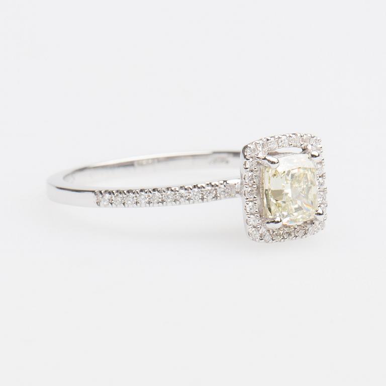 RING, 14K vitguld med fasettslipad gul diamant ca 0.70 ct.