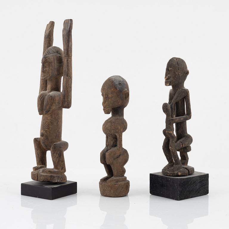 14 sculptures and masks, reportedly from Mali, from the second half of the 20:th century.