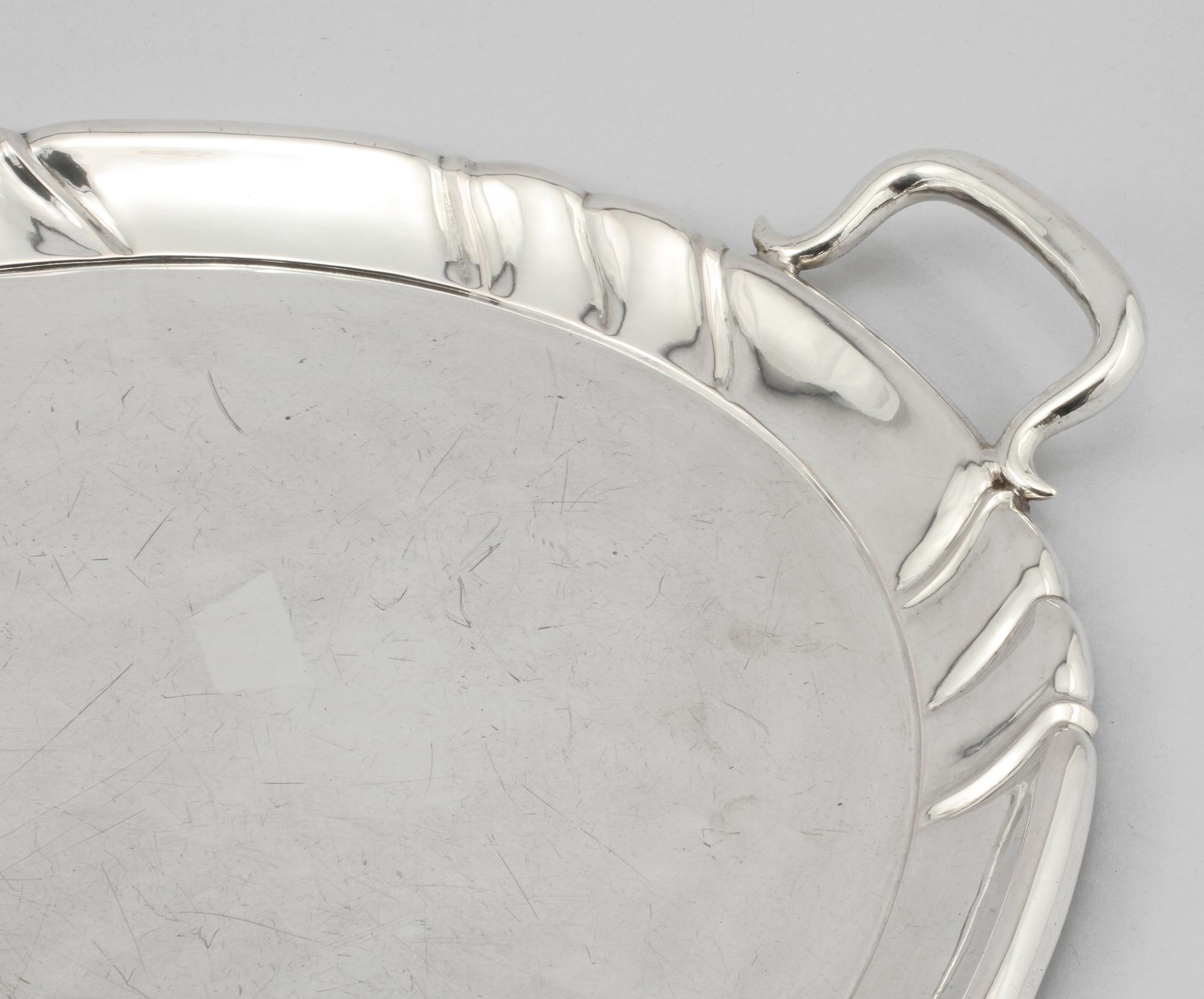 BRICKA, silver, Österrike, 1900-tal. Vikt 1 340 gram.
