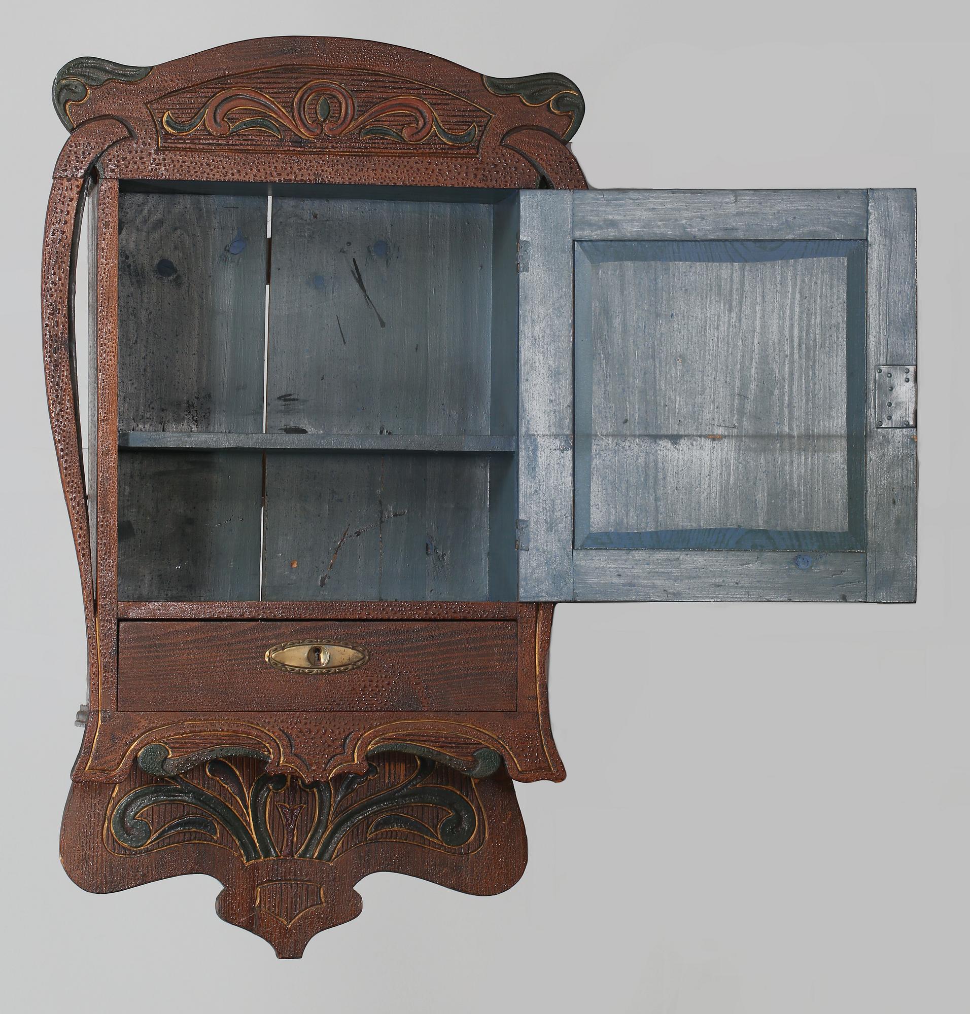 VÄGGSKÅP, jugend, tidigt 1900-tal.