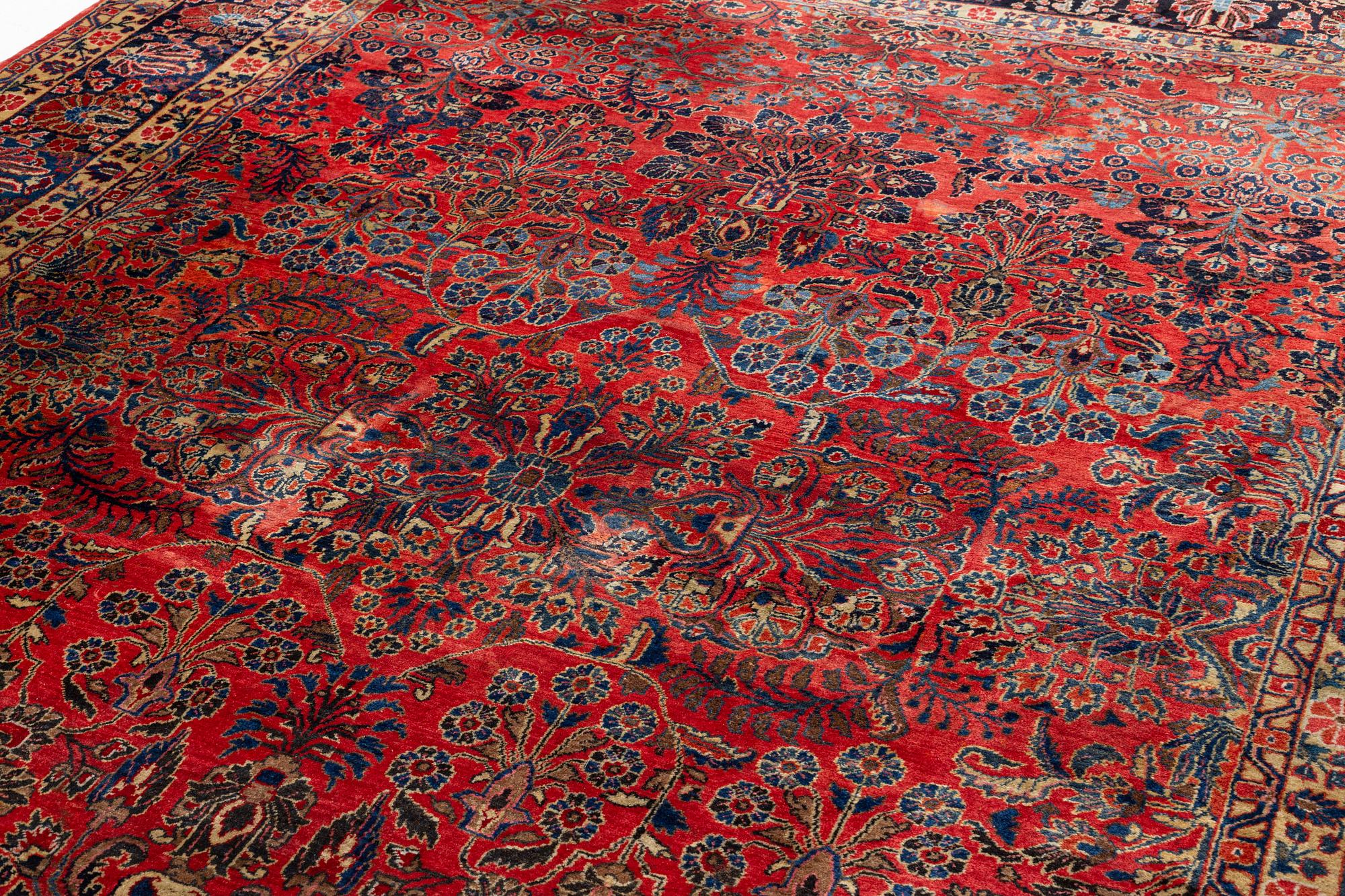 A so called American Sarouk carpet, c. 380 x 265 cm.