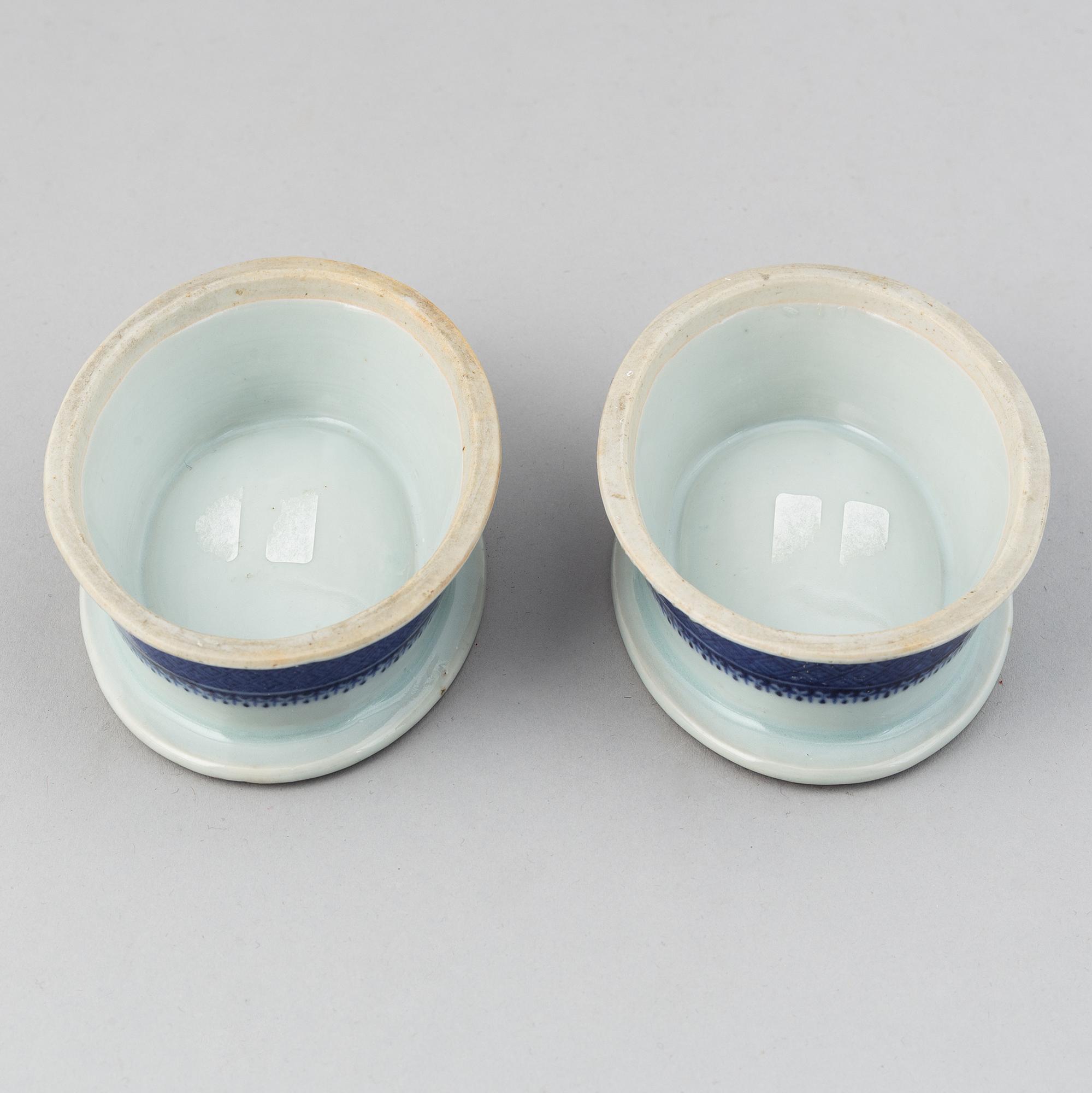 A pair of blue and white salts, Qing dynasty, Jiaqing (1796-1820).