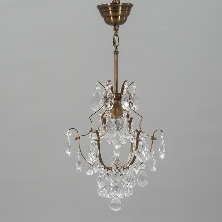 TAKLAMPA, rokokostil. 1900-talets slut.