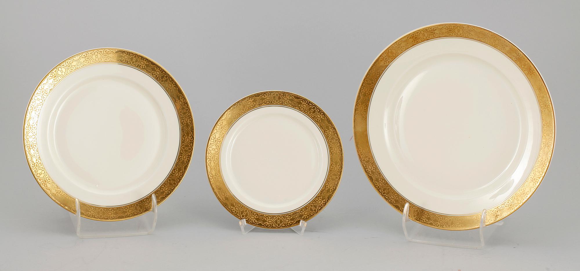 MATSERVISDELAR, 52 st, porslin, "Olympia", Rosenthal 1900-talets första hälft.