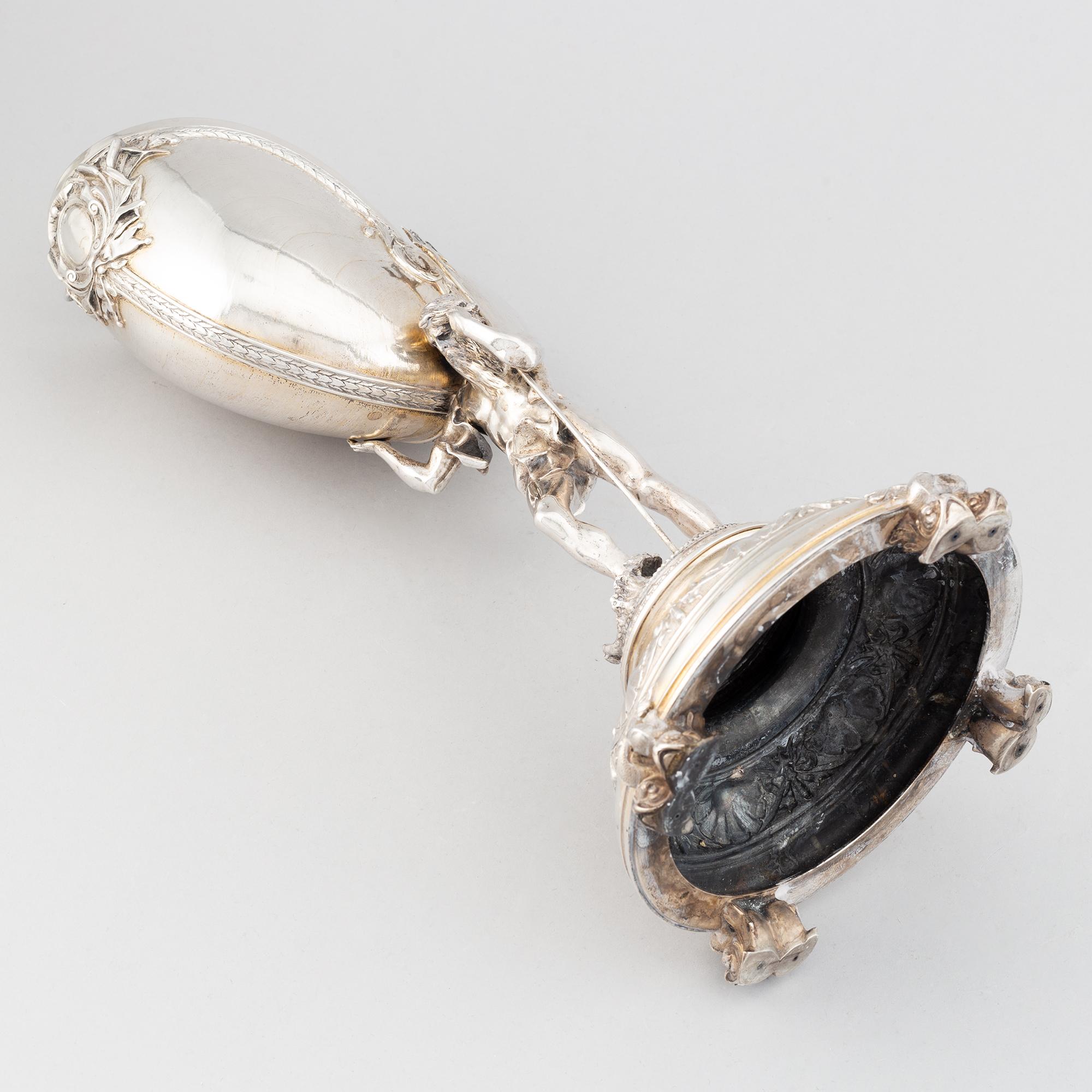 CG Hallberg, Nautiluspokal, silver, Stockholm 1900. Barock-stil.