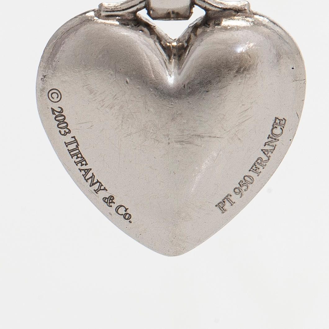 Tiffany & Co, kaulakoru, platinaa, sydämenmuotoinen riipus jossa briljanttihiottuja timantteja.