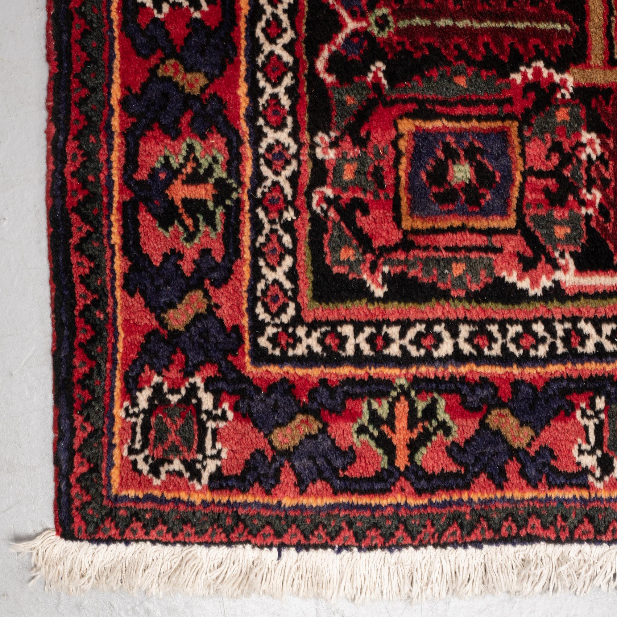 A carpet, Meymeh, ca 394 x 295 cm.