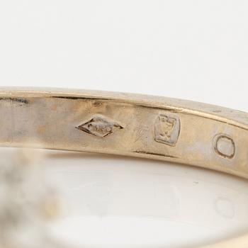 Ring, sibling ring, 18K white gold with two brilliant-cut diamonds.