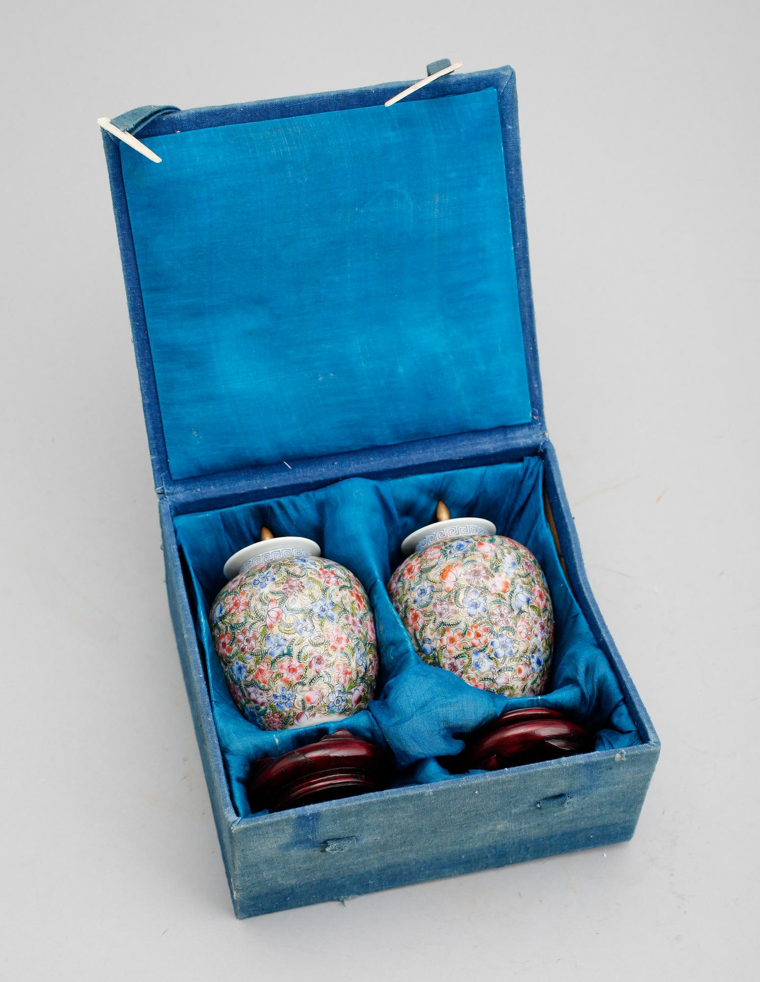 LOCKURNOR, 1 par, porslin, Kina, 1800-/1900-tal.