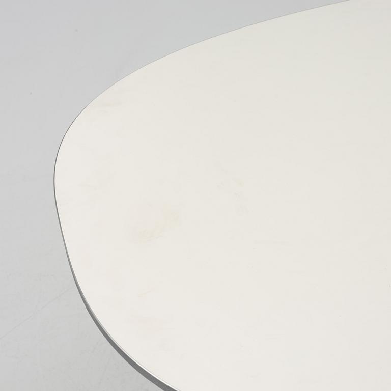 Bruno Mathsson & Piet Hein, a 'Superellips' dining table, Fritz Hansen, Denmark, 2008.